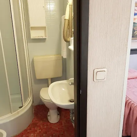 Ada Hotel