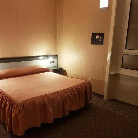 Hotel Ada 2*