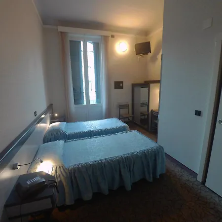 Hotel Ada 2*