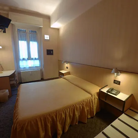 Hotel Ada 2*