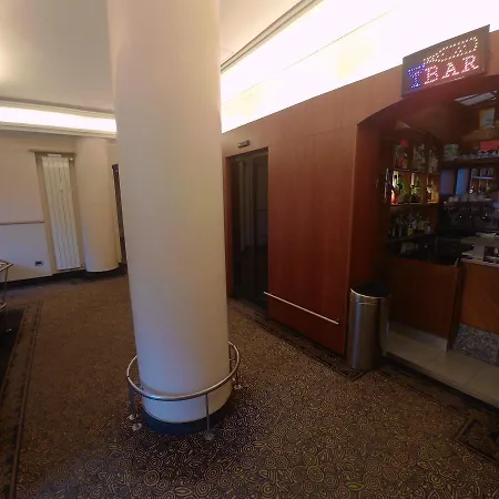 Hotel Ada 2*