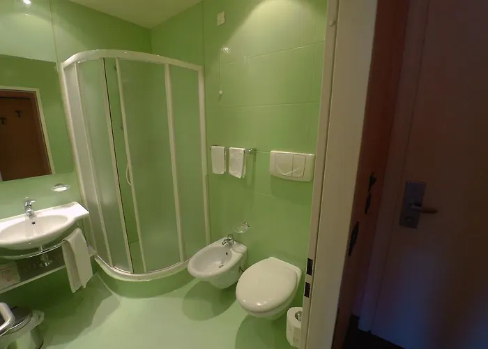 Hotel Ada 2*