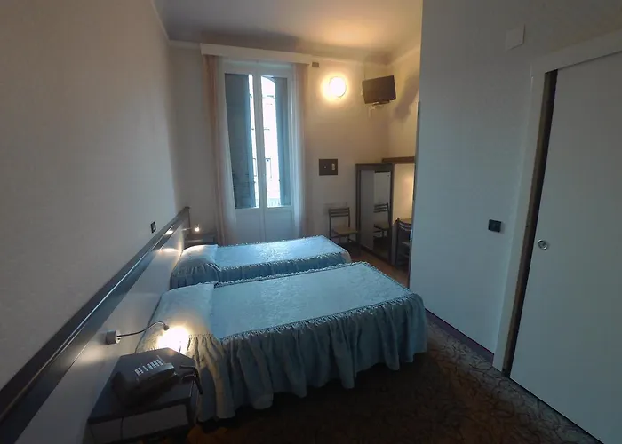 Hotel Ada 2*